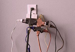 overloaded-electrical-outlet-inspection